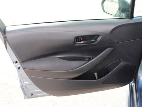 Used 2022 Toyota Corolla LE image 8