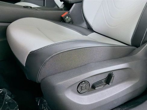New 2026 Volkswagen Tiguan SE AWD/4WD image 21