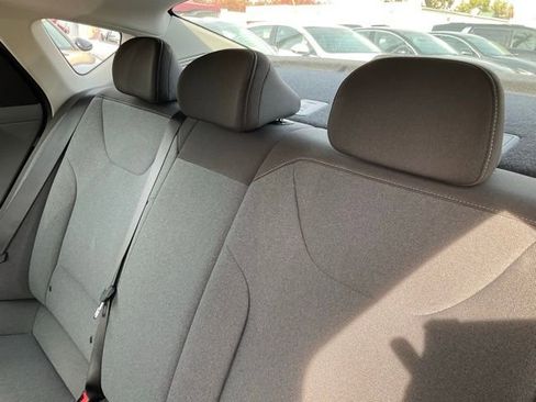 New 2025 Kia K4 LXS image 37