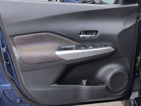 Used 2019 Nissan Kicks SV FWD image 12