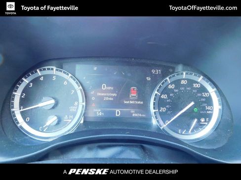 Used 2022 Toyota Highlander XLE image 12