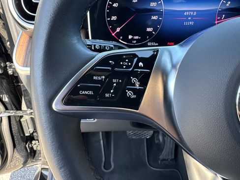 Used 2025 Mercedes-Benz GLC 300 image 31