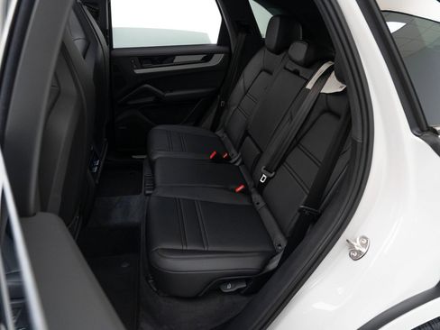 New 2025 Porsche Cayenne image 29