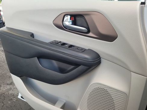 Certified 2023 Chrysler Voyager LX FWD image 14