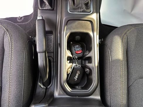 Used 2024 Jeep Wrangler Unlimited Sport AWD/4WD image 25