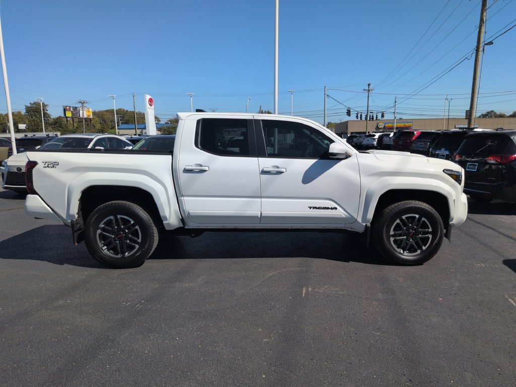 Used 2026 Toyota Tacoma TRD Sport AWD/4WD image 6