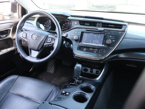 Used 2018 Toyota Avalon XLE Premium FWD image 11