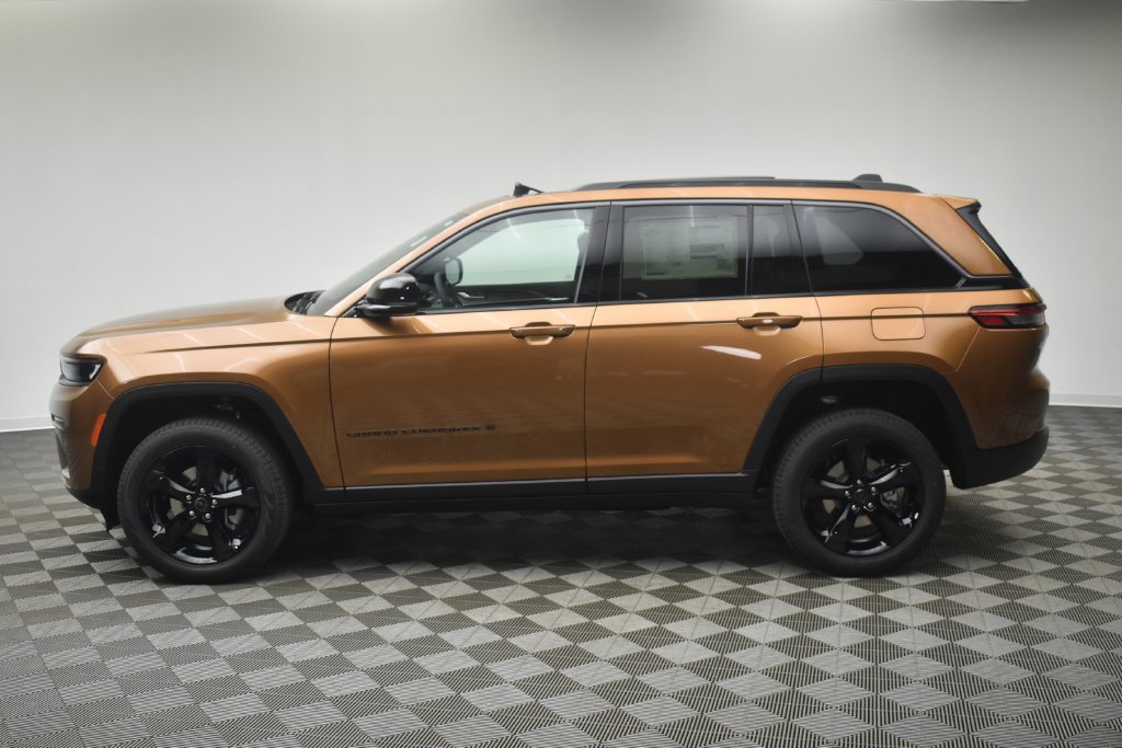 New 2027 Jeep Grand Cherokee Limited w/ Limited Altitude Package AWD/4WD image 13