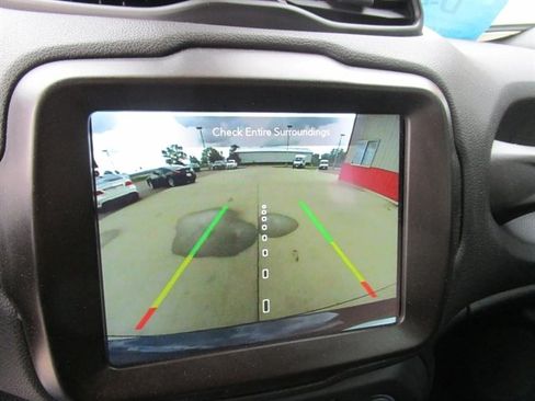 Used 2022 Jeep Renegade Latitude w/ Convenience Group image 25