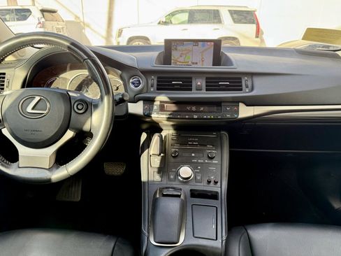 Used 2014 Lexus CT 200h FWD image 29