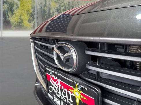 Used 2018 MAZDA MAZDA3 Touring image 20