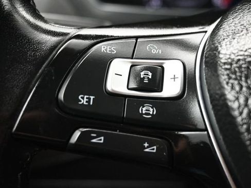 Used 2019 Volkswagen Tiguan SEL FWD image 19