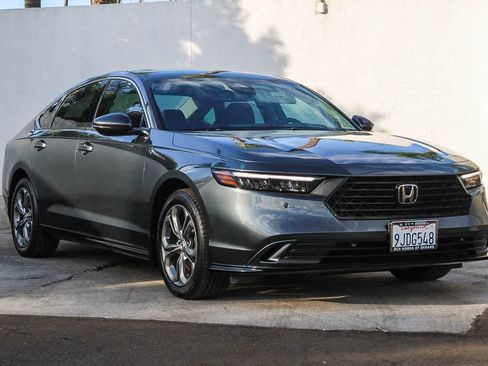 Used 2023 Honda Accord EX-L image 3