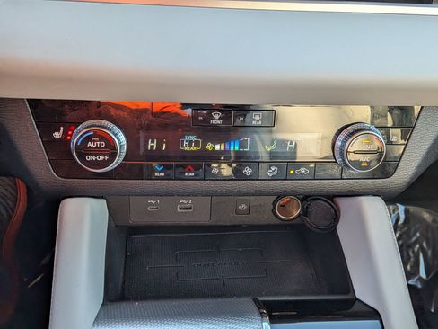 Used 2023 Mitsubishi Outlander SEL image 30