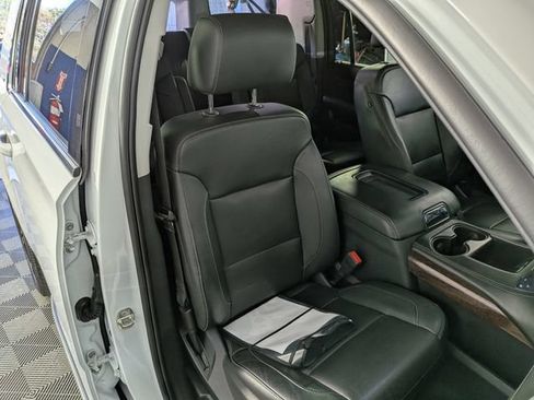Used 2020 GMC Yukon XL SLT AWD/4WD image 35