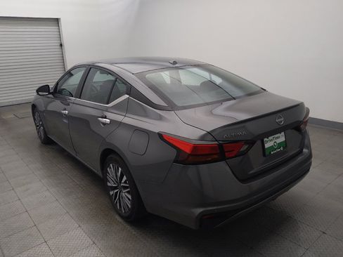 Used 2025 Nissan Altima 2.5 SV FWD image 5