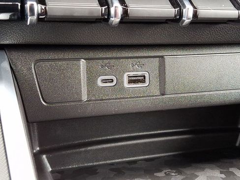 Used 2025 Chevrolet Colorado Z71 image 26