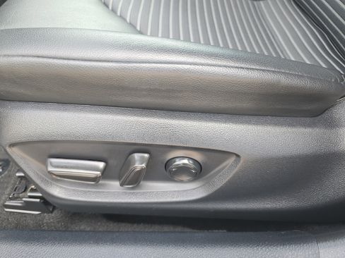 Used 2023 Toyota Camry SE image 7