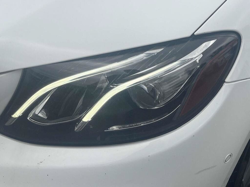 Used 2018 Mercedes-Benz E 400 4MATIC Sedan image 13