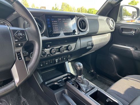 Used 2019 Toyota Tacoma TRD Sport w/ Technology Package AWD/4WD image 36