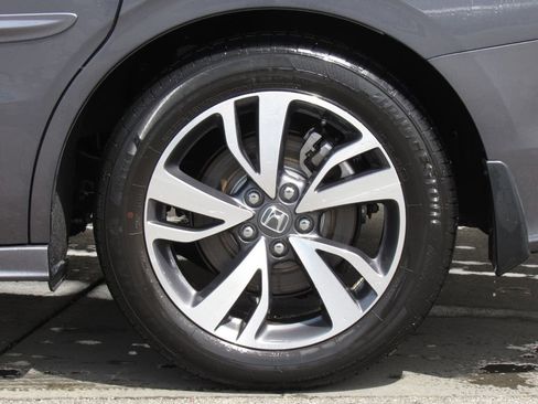 Used 2023 Honda Odyssey Touring image 42