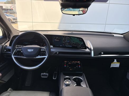 Used 2026 Cadillac Vistiq Luxury AWD/4WD image 22