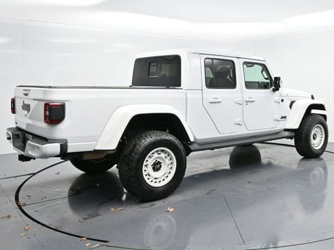 Used 2022 Jeep Gladiator Overland image 7