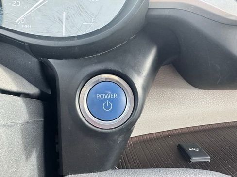 Used 2024 Toyota Sienna XLE image 30