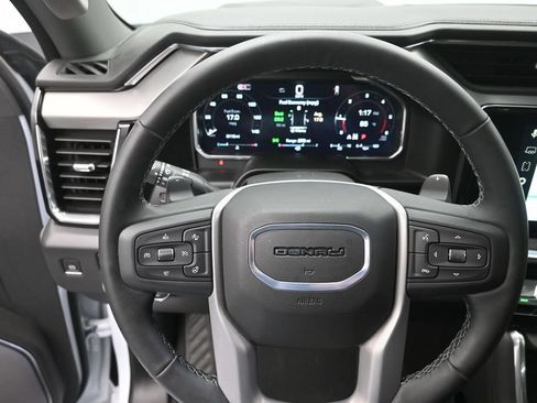 Used 2026 GMC Sierra 1500 Denali w/ Denali Reserve Package AWD/4WD image 3