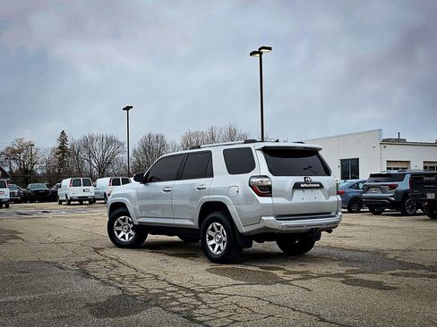Used 2015 Toyota 4Runner Limited image 6