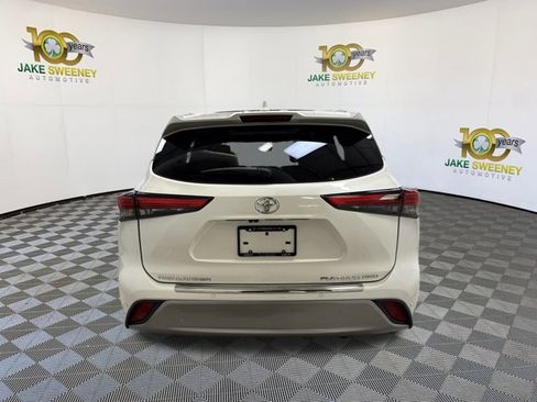 Used 2021 Toyota Highlander Platinum image 9