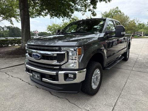 Used 2022 Ford F250 XLT AWD/4WD image 3