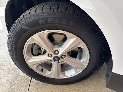 Used 2016 Ford Edge SE image 34