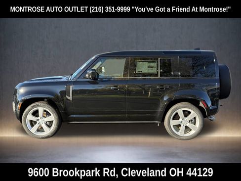 New 2025 Land Rover Defender 110 X-Dynamic SE image 3