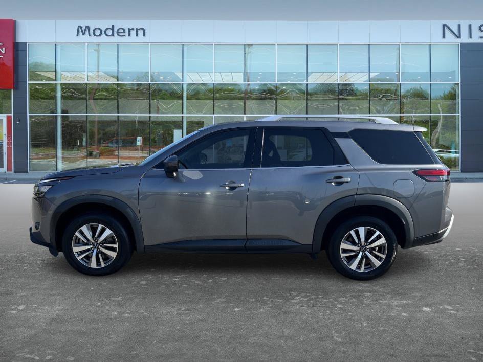 Used 2023 Nissan Pathfinder SL AWD/4WD image 8