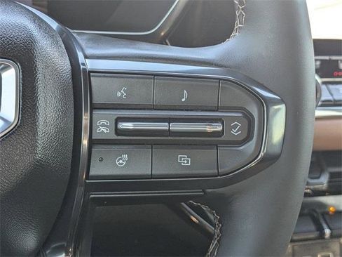 Used 2023 GMC Canyon AT4 w/ AT4 Premium Package image 31