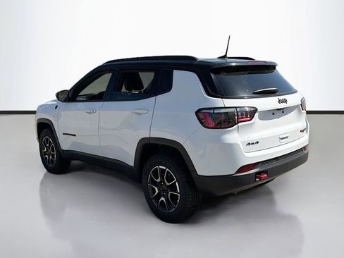 New 2026 Jeep Compass Trailhawk w/ Sun, Sound & Navigation Group AWD/4WD image 8