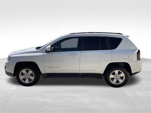 Used 2016 Jeep Compass Latitude FWD image 8