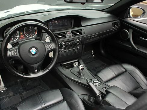 Used 2011 BMW M3 Convertible RWD image 22