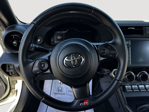 Used 2023 Toyota GR86 Premium w/ ALL Weather Mat Package (TMS) RWD image 14