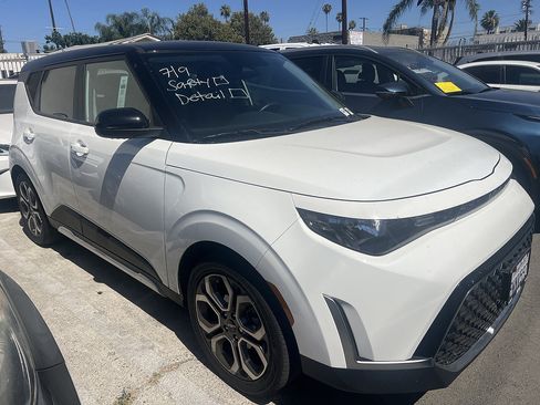 Used 2025 Kia Soul EX FWD image 2