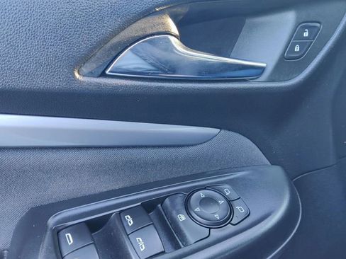 Used 2023 Chevrolet Bolt EUV LT image 19