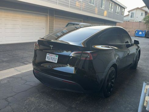 Used 2021 Tesla Model Y Long Range AWD/4WD image 7