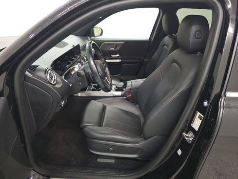 Used 2023 Mercedes-Benz EQB 300 4MATIC image 8