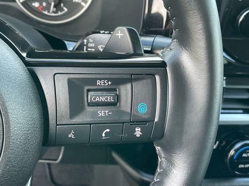 Certified 2023 Nissan Pathfinder SL w/ Black Appearance Package image 18