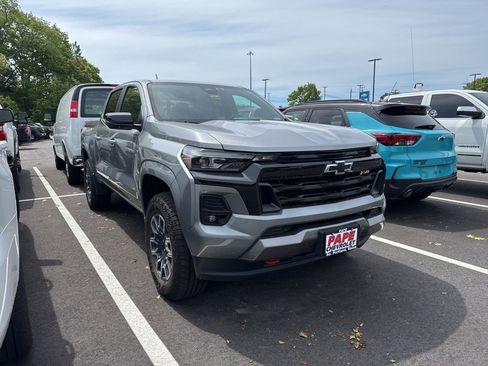 Used 2024 Chevrolet Colorado Z71 w/ Z71 Convenience Package 2 AWD/4WD image 2