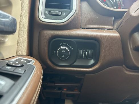 Used 2021 RAM 3500 Laramie w/ Chrome Appearance Group image 15