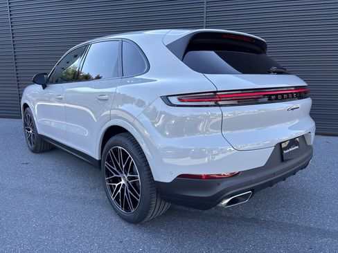 New 2026 Porsche Cayenne image 3