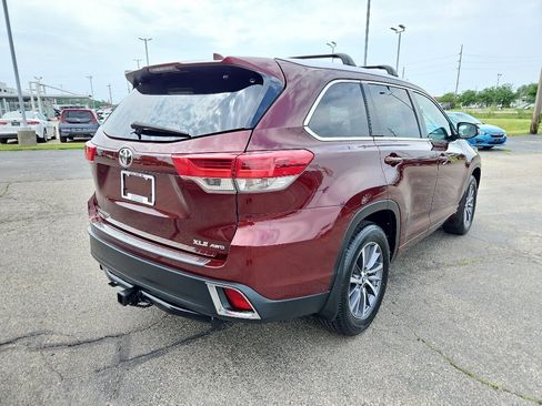 Used 2017 Toyota Highlander XLE AWD/4WD image 4