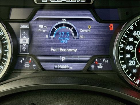 Used 2025 RAM 1500 Laramie AWD/4WD image 19
